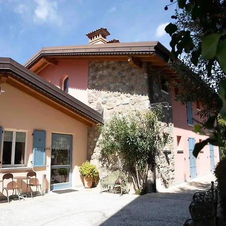 Borgo Sorgente Bed & Breakfast *